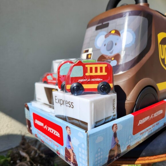 NEW Radio Flyer UPS Truck Toy Car Photoshoot Prop Photography tools props baby N - Picture 15 of 16